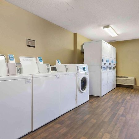 Extended Stay America Select Suites - Columbia - Ft Jackson Eksteriør billede